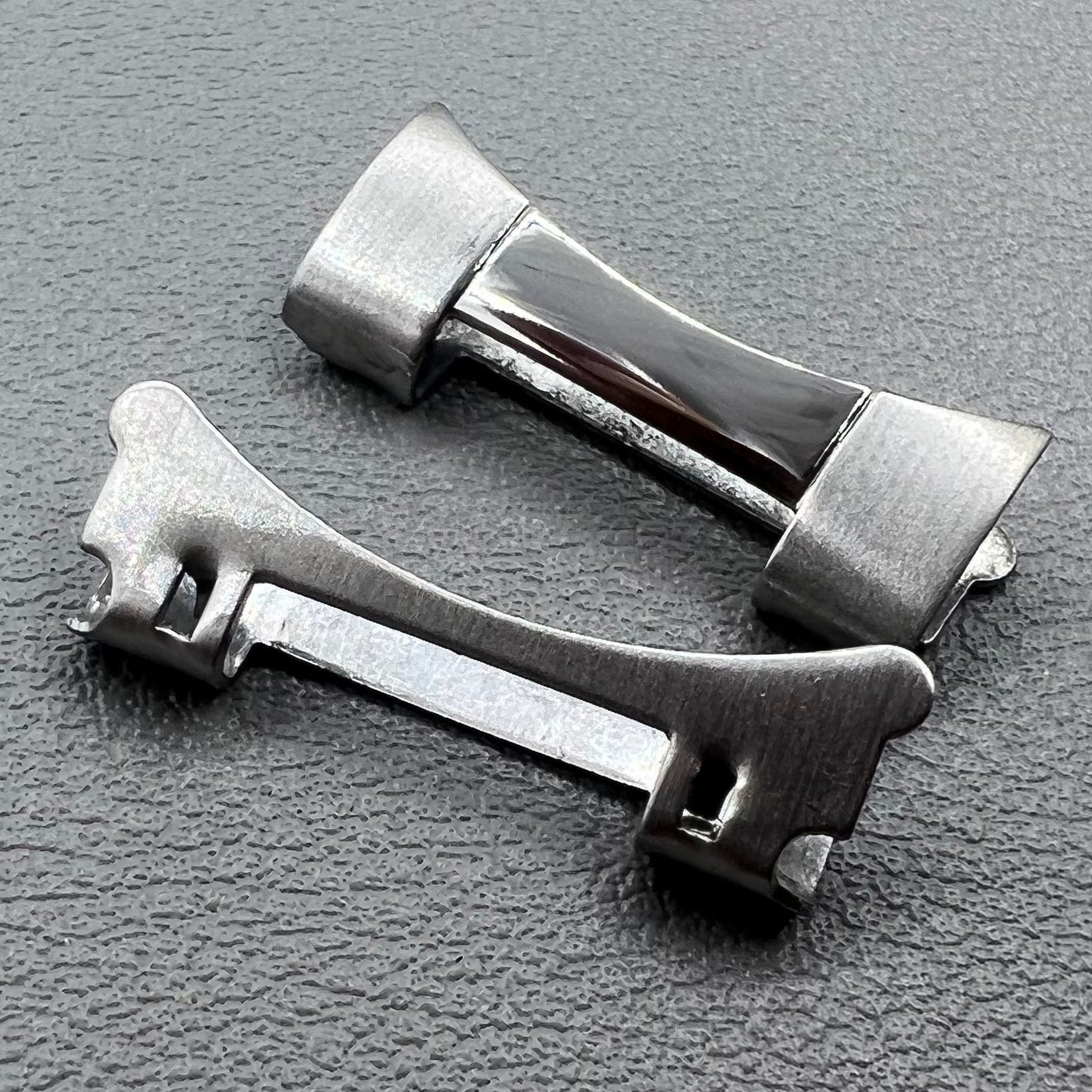 4 PIECES 16x2.3x2.4mm S/S Curved End Links Spring Bars Bracelet Watch Band Strap