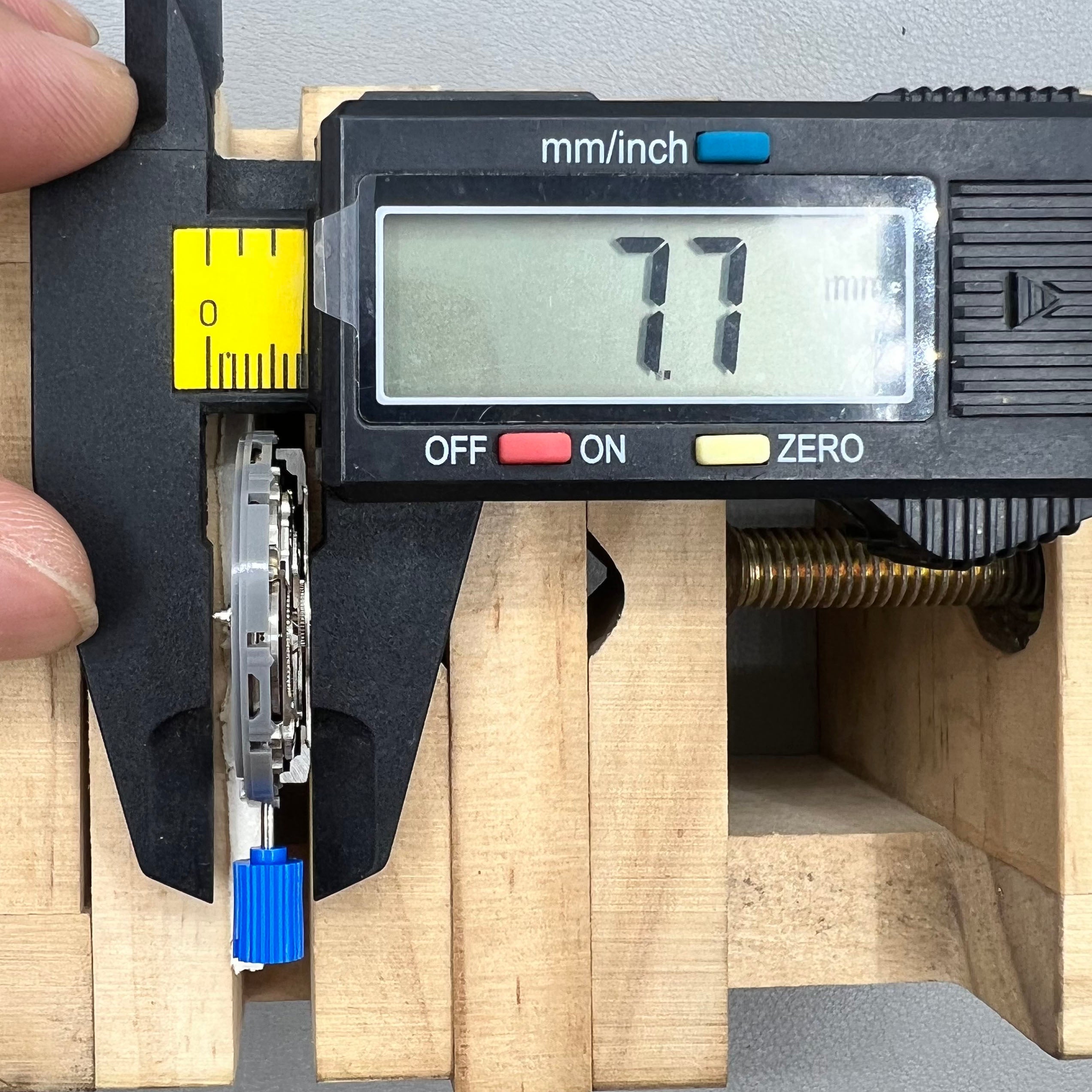 NH34 Automatic Mechanical GMT Movement Hacking Seconds White Disk Date@9