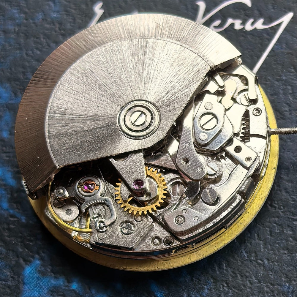 Chinese Dandong 7750 Mechanical Movement Big Date At 12 Small Second At 9
