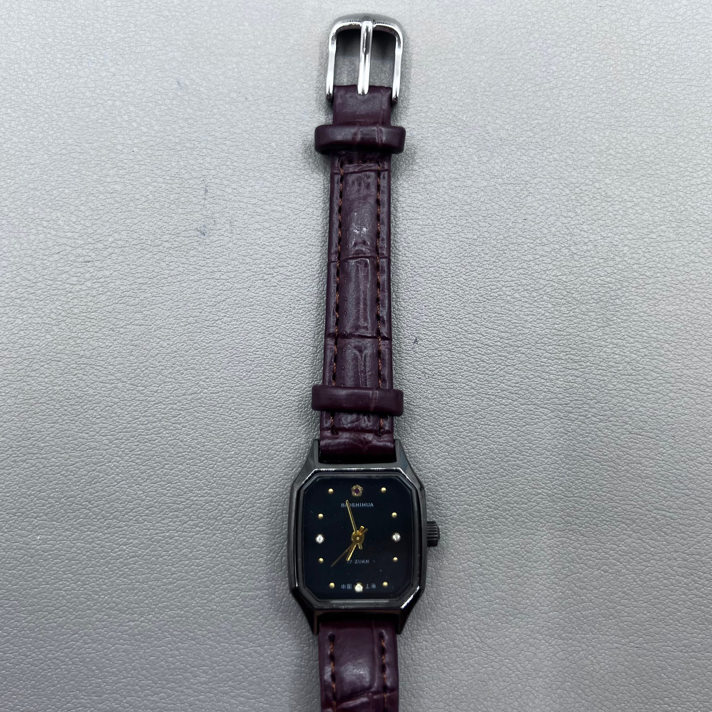 33mm Dandong Manual Mechanical Watch Golden Dial Golden Square Case 17 Jews