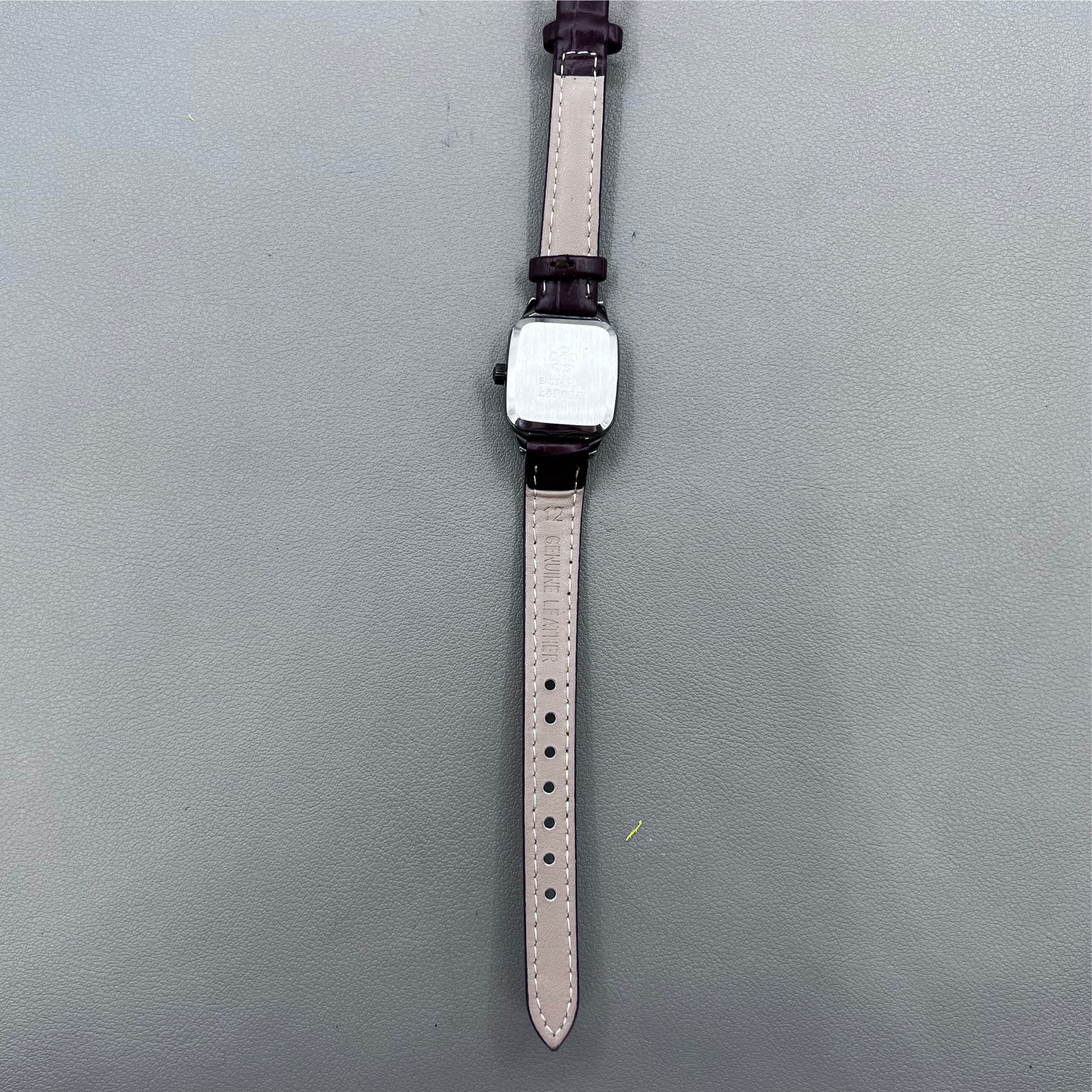 33mm Dandong Manual Mechanical Watch Golden Dial Golden Square Case 17 Jews