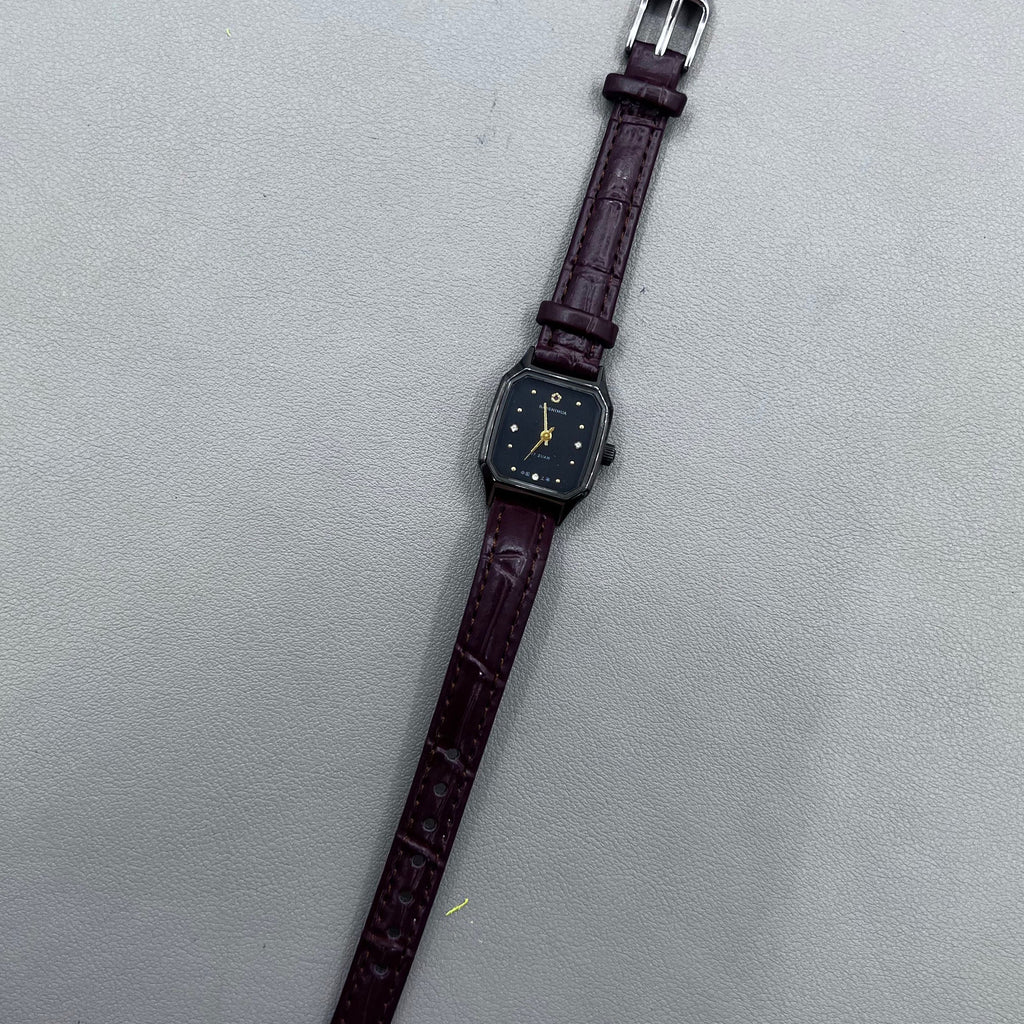 33mm Dandong Manual Mechanical Watch Golden Dial Golden Square Case 17 Jews