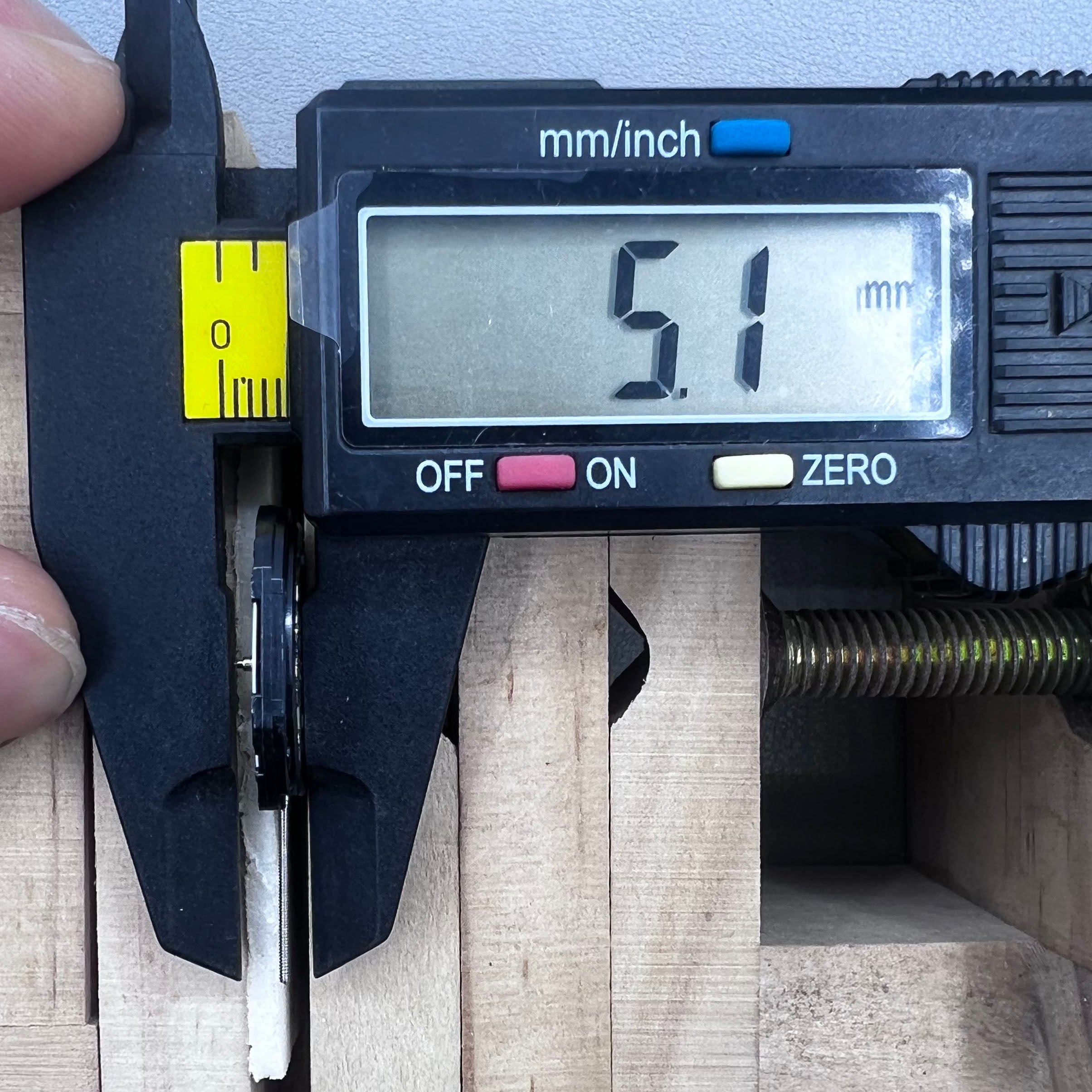 Japan VX39 Quartz Movement 3 Hands Single Calendar